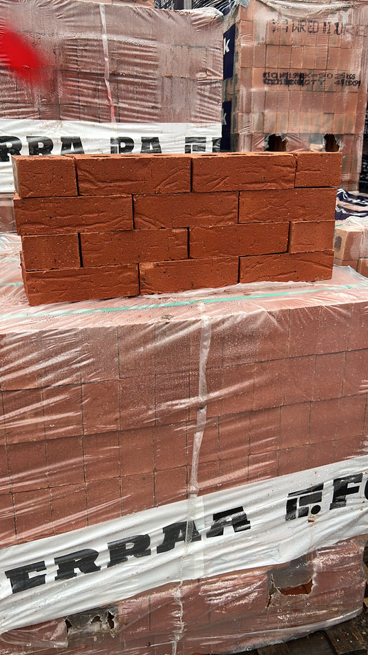 Forterra Butterley Hanson Kirby Red Multi facing brick close-up